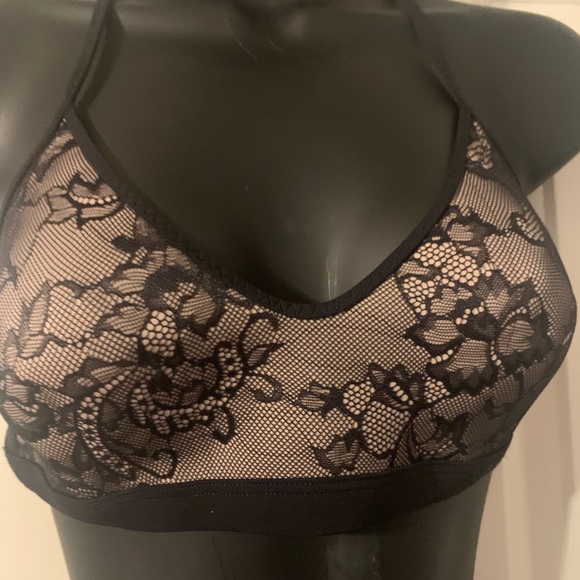 ⬇️Lululemon live Lace bralette - Picture 4 of 8